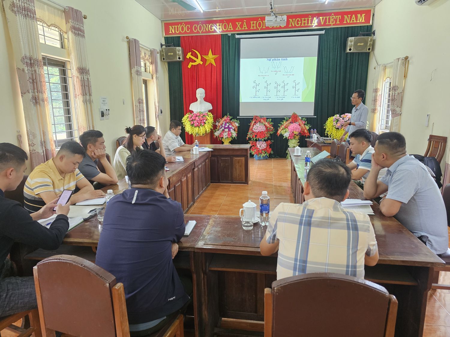 Tập huấn nhận dạng thực vật rừng